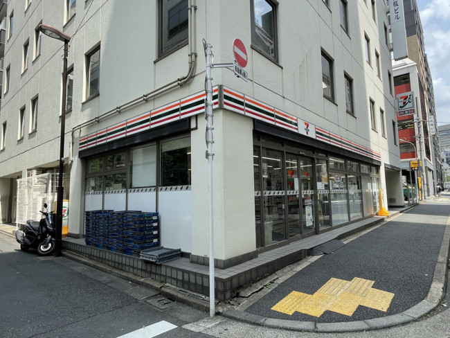 徒歩1分のセブンイレブン神田錦町2丁目店