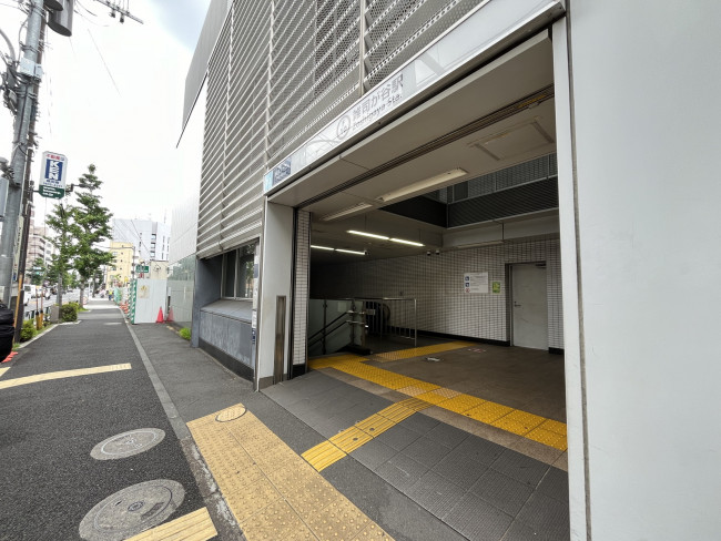 最寄りの「雑司が谷駅」