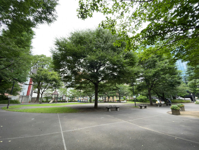 至近の中央区立箱崎公園