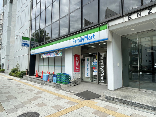 隣のファミリーマート 東五反田桜田通り店