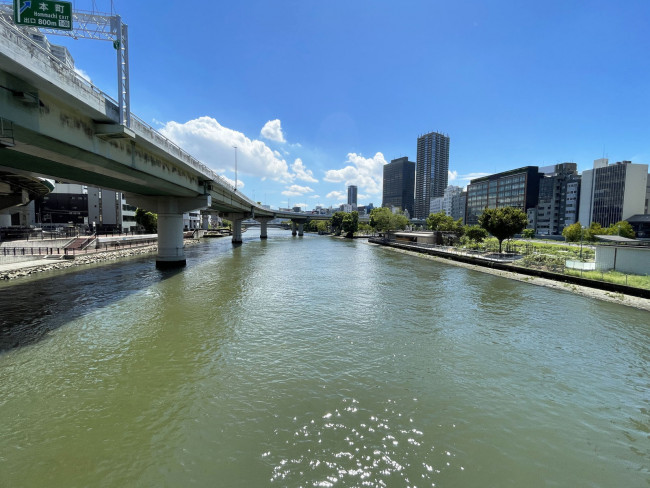 近くの堂島川