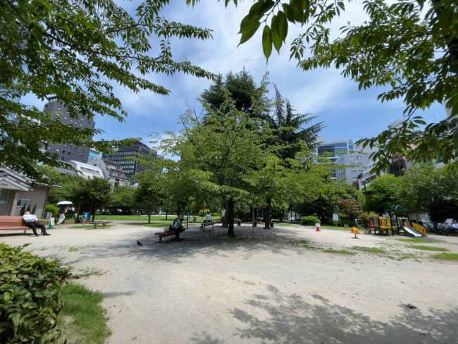 近くの港区立南桜公園