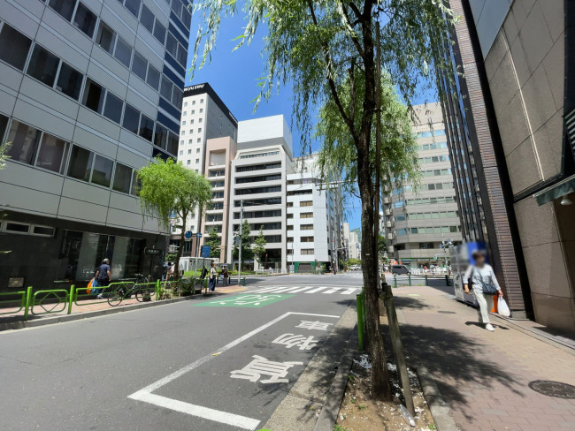 銀座参番館Ⅱビル前面の通り