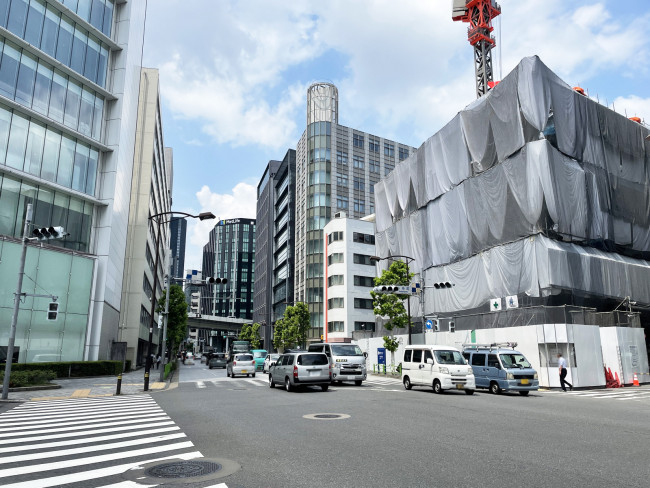 メットライフ江戸橋ビル前面の通り