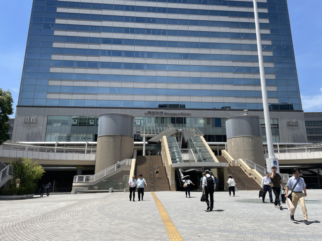 徒歩圏内の「品川駅」