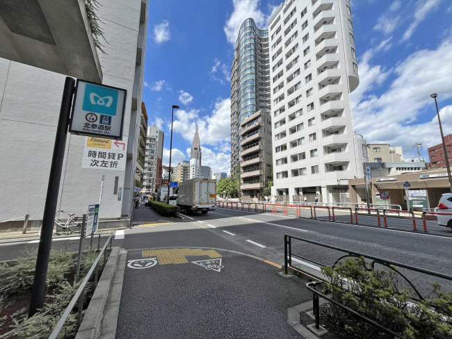 最寄りの「北参道駅」