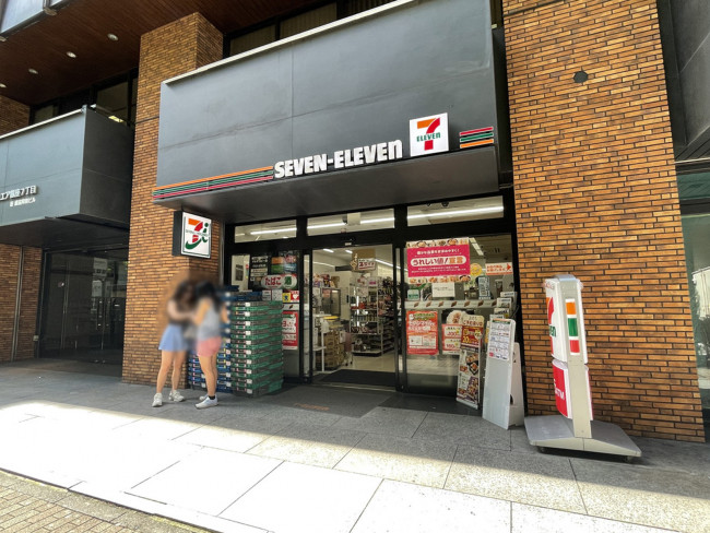 徒歩1分のセブンイレブン銀座7丁目店