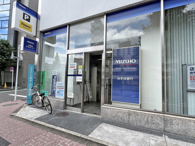 徒歩4分のみずほ銀行麻布支店