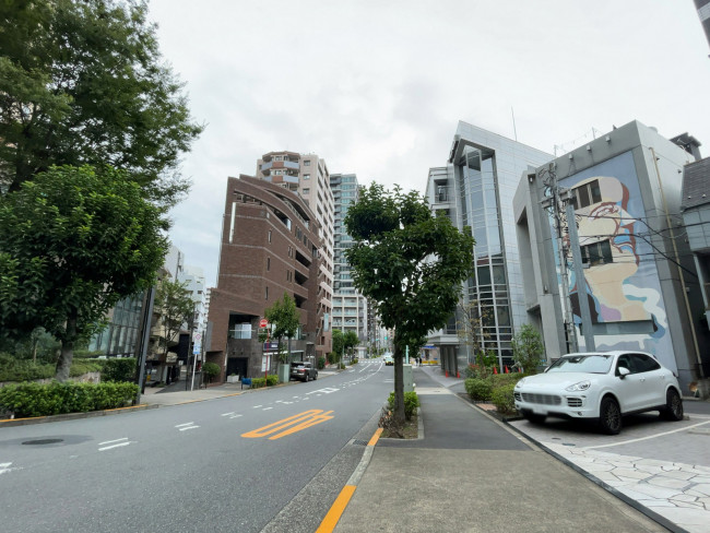 近くの新橋通り