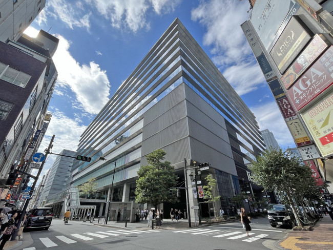 徒歩1分のGINZA SIX