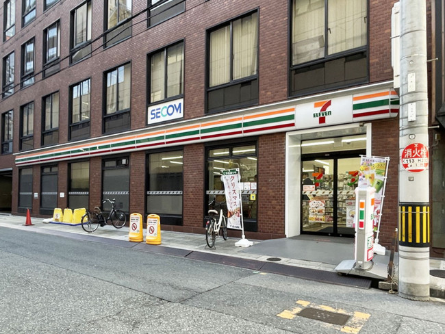 同じ通りにあるセブンイレブン 大阪淡路町2丁目店