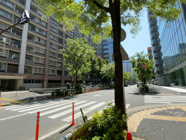 第2下川ビル前面の通り