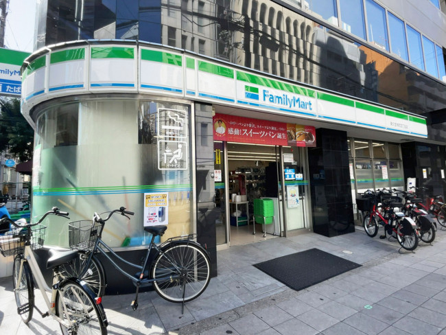 同じ通りにあるファミリーマート 南久宝寺町四丁目店