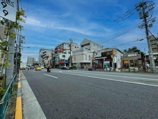 第ニ山田ビル前面の通り