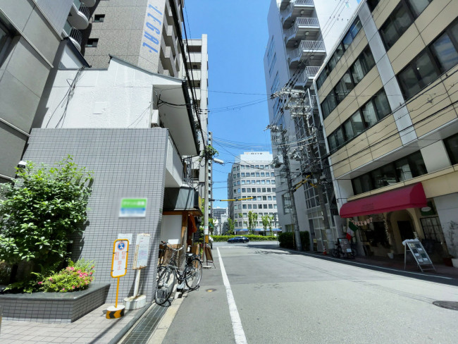 オクタス西天満ビル前面の通り