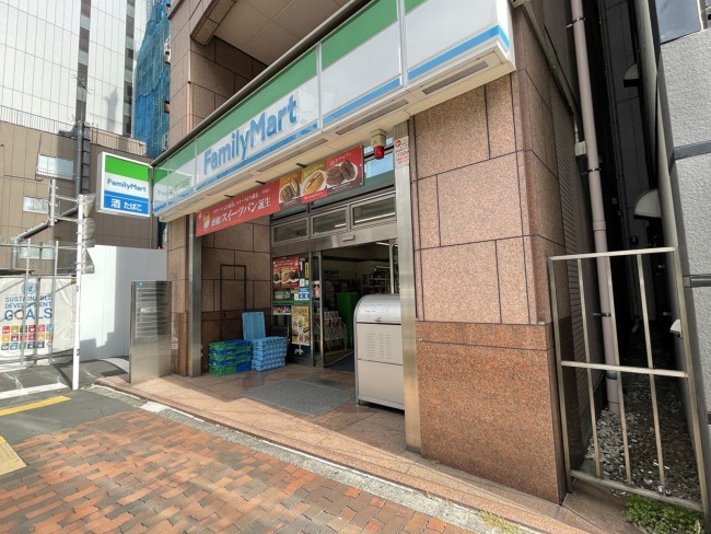 徒歩3分のファミリーマート飯田橋2丁目店