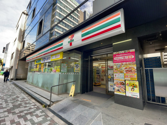 徒歩2分のセブンイレブン 西新橋1丁目店