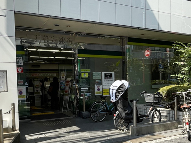 徒歩2分の三井住友銀行 江坂支店