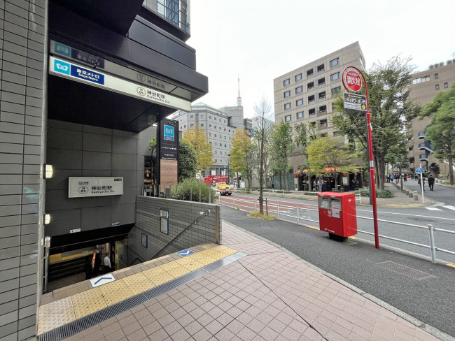 最寄りの「神谷町駅」