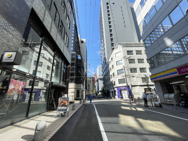 京阪神安土町ビル前面の通り