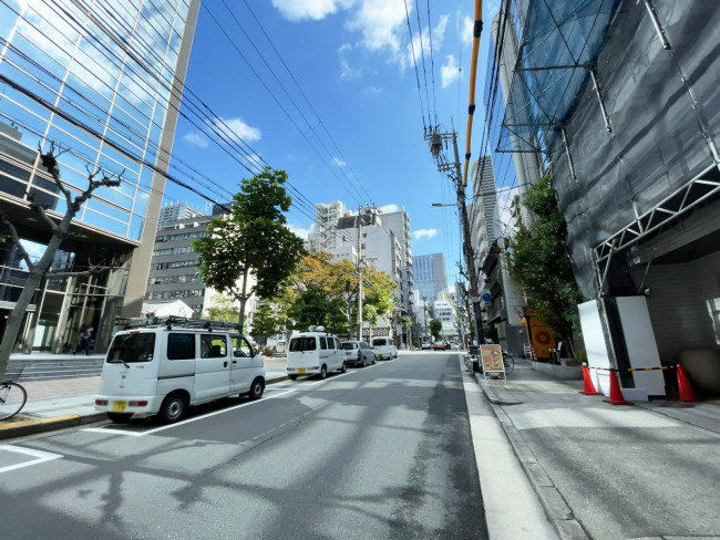 井上ビル前面の通り