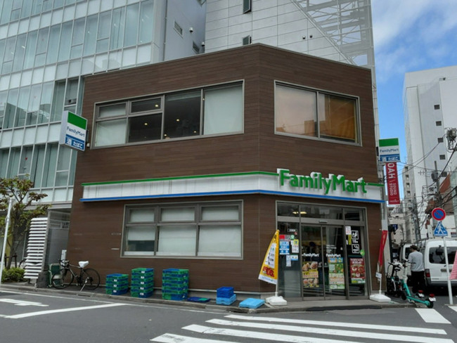 徒歩1分のファミリーマート 渋谷二丁目中央店