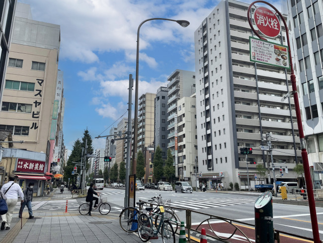 ヒューリック浅草橋江戸通前面の江戸通り