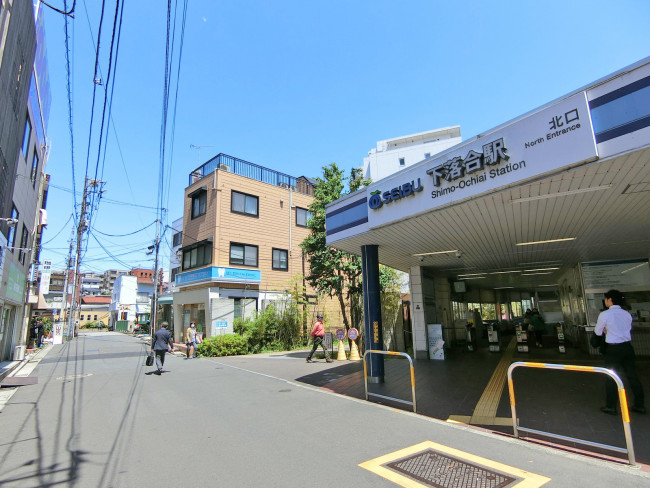 最寄りの「下落合駅」