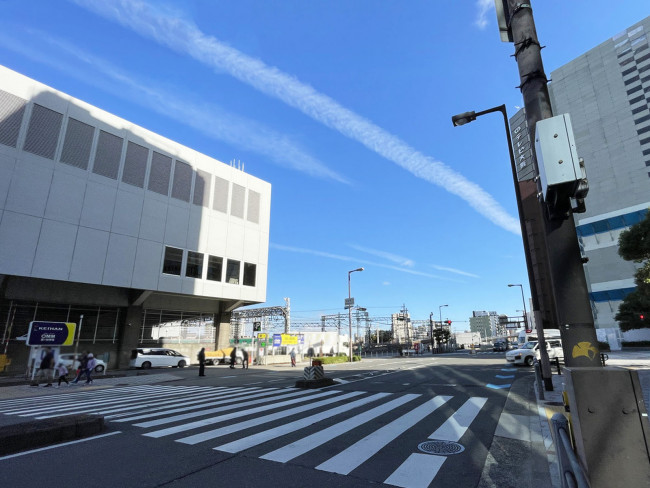 大阪天満橋ビルディング前面の通り