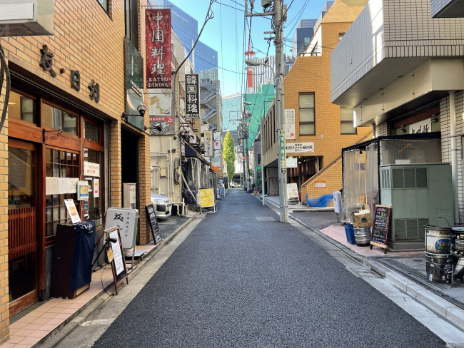 吉川ビル前面の通り