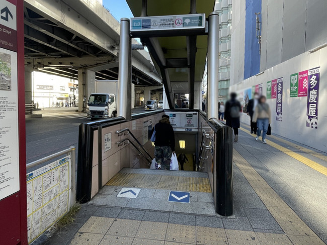 最寄りの「仲御徒町駅」