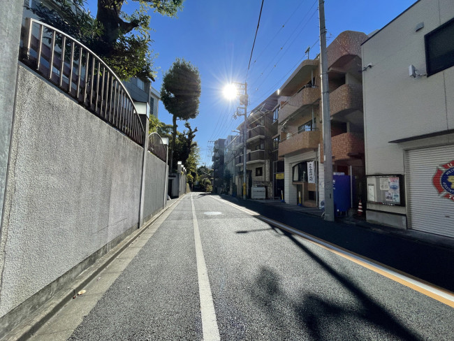 タカミ千葉ビル前面の通り