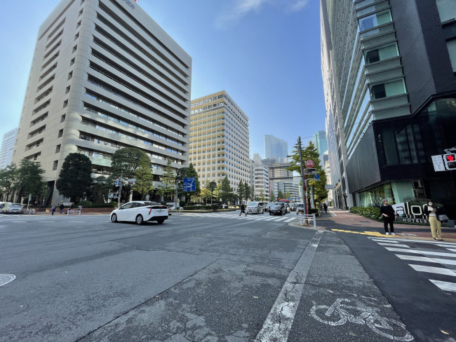 東武銀座第1ビル前面の通り