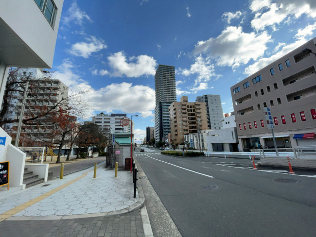 上本町CPビル前面の通り