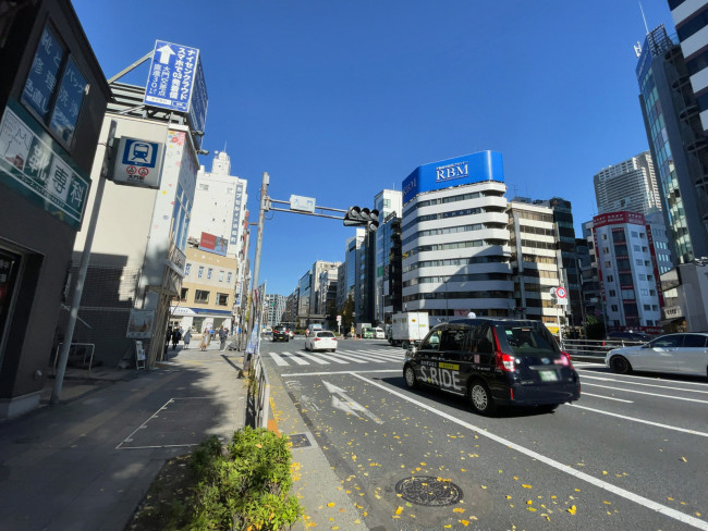 富士ビル前面の第一京浜