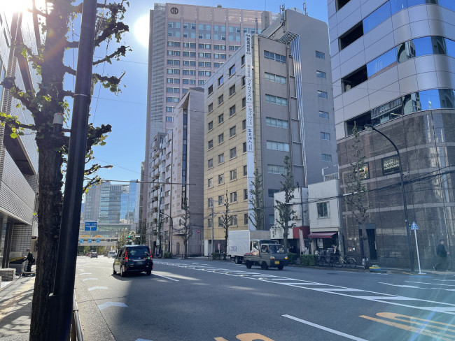 お茶の水サニービル前面の通り