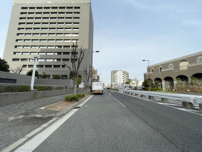 新光大阪センタービル前面の通り