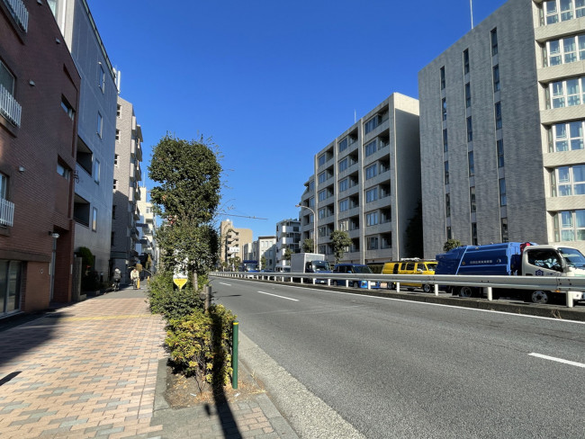 NCビル前面の通り