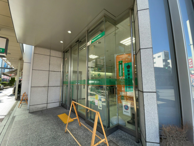 徒歩4分のりそな銀行 亀戸支店