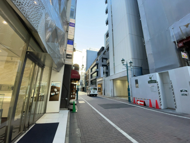 DEAR GINZA前面の通り