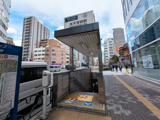最寄りの「水天宮前駅」6番出口