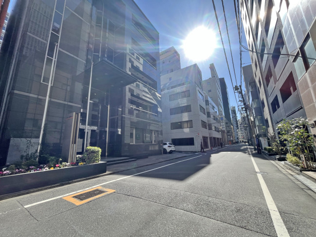 アド京橋ビル前面通り