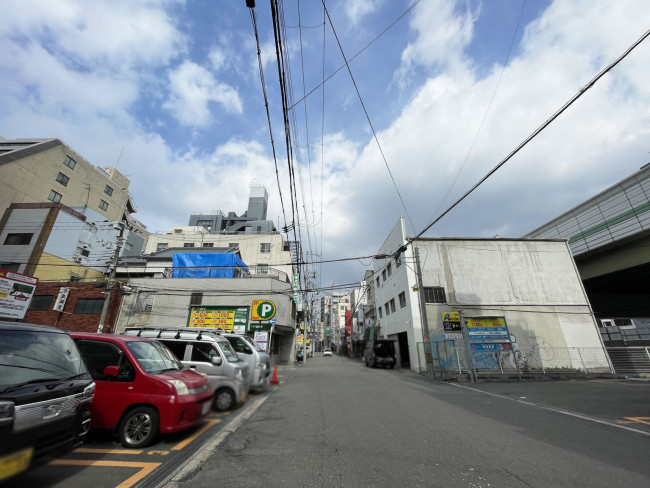 曽根富ビル前面の通り