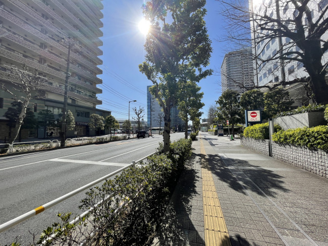 品川シーサイドキャナルタワー前面の通り