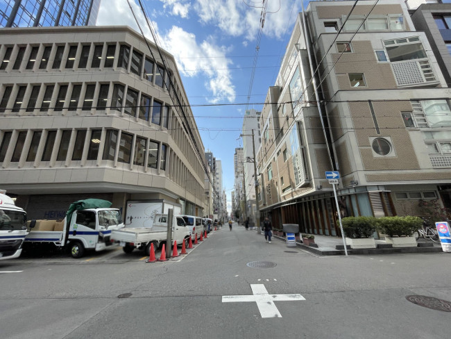 HSK南船場ビル前面の通り