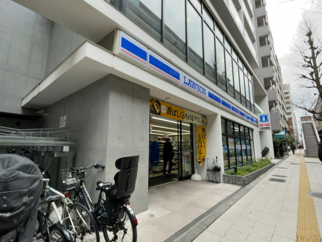 徒歩1分のローソン 世田谷池尻二丁目店