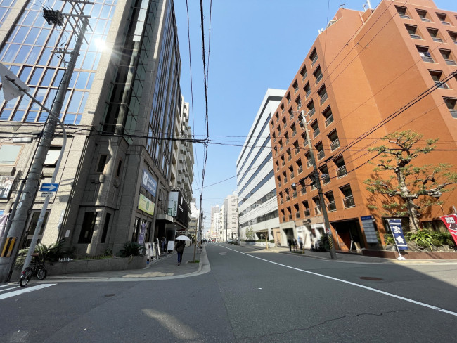 堀江JNSビル前面の通り