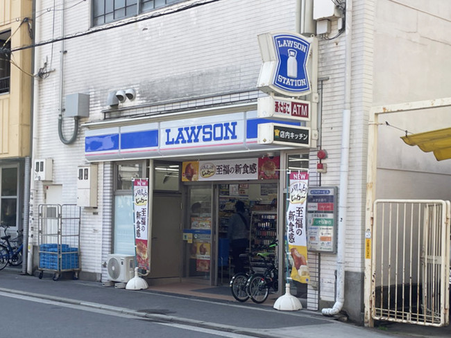 徒歩1分のローソン 南堀江三丁目店