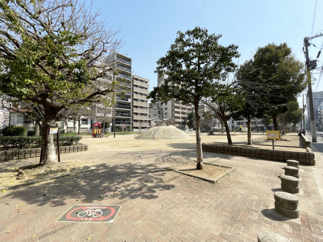 同じ通りにある高台橋公園