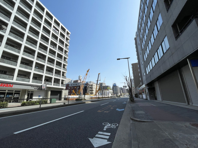VA第一ビル前面の通り
